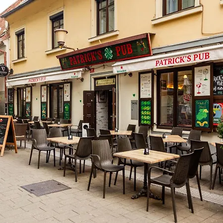 Patrick'S Pub-2