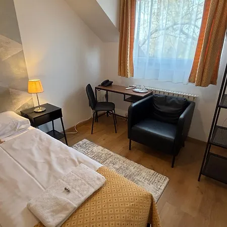 Hotel Gloria Budapest City Center-2