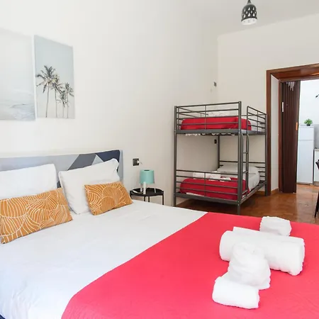 Inside Chiaia Rooms-3
