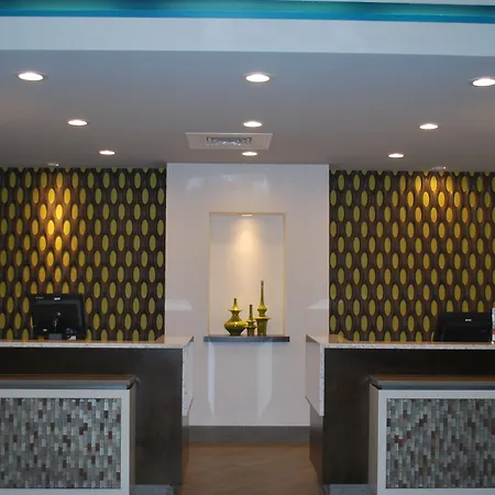 Wyndham Garden Summerville-2