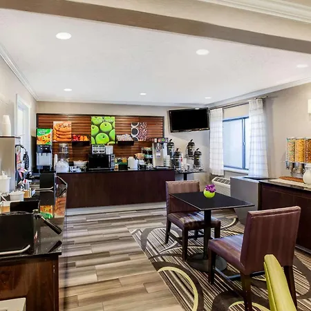 La Quinta By Wyndham Houston Baytown East-2