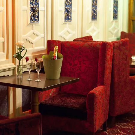 Arlington Hotel O'Connell Bridge-3