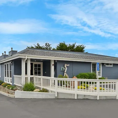 Sand Pebbles Inn-2