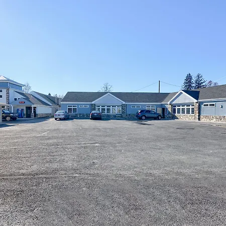 Rodeway Inn & Suites-2