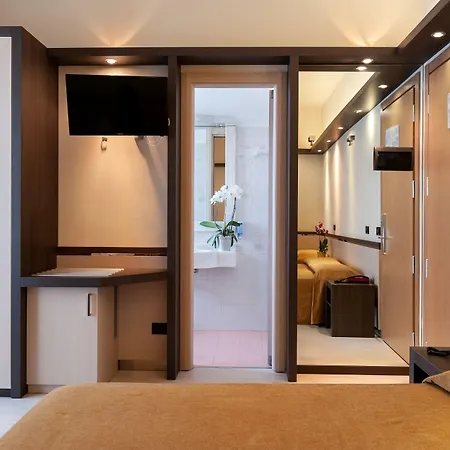 Hotel Mondial-3