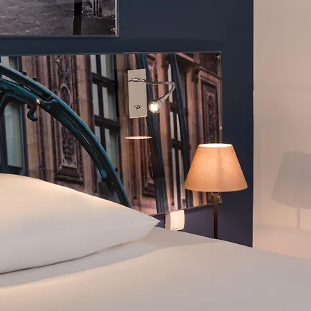 Hotel Le Cardinal Rueil Centre-3