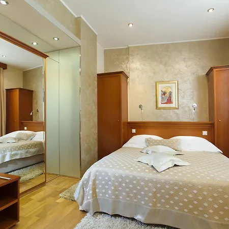 Royal Suites-3