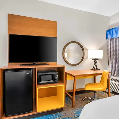 Days Inn & Suites By Wyndham Ridgeland-3