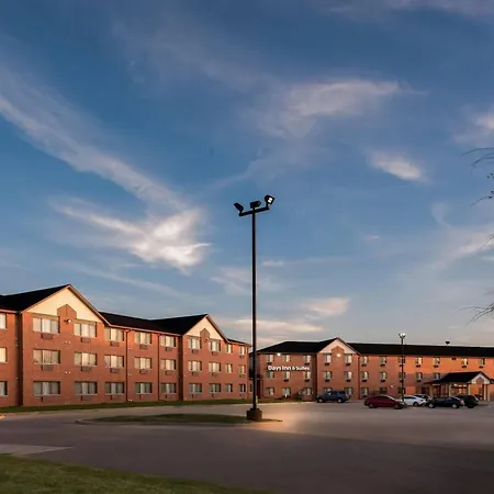 Days Inn & Suites By Wyndham Des Moines Airport-3
