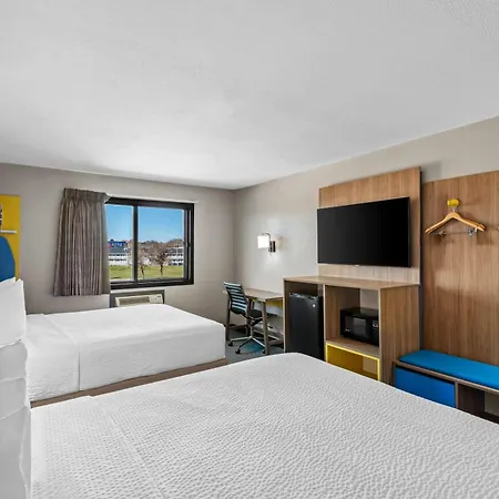 Days Inn & Suites By Wyndham Des Moines Airport-2
