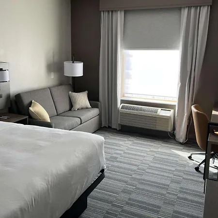 Comfort Inn & Suites-3