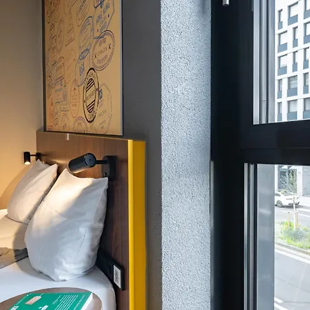 Meininger Hotel Frankfurt Main / Airport-3