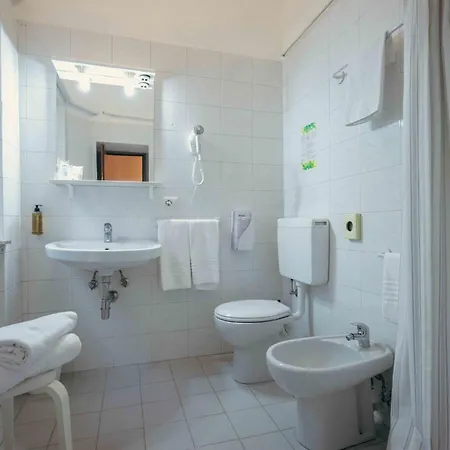 Hotel Italia-2