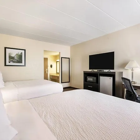 Baymont By Wyndham Janesville-2
