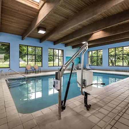 Baymont By Wyndham Janesville-2