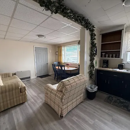 Crosswinds Motel-2