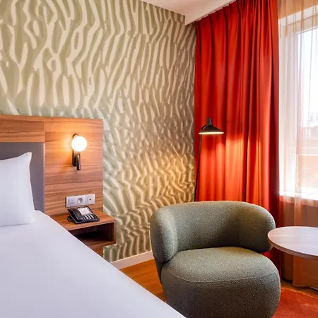 Hilton Garden Inn Brussels City Centre-3