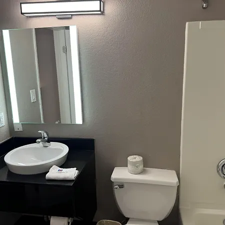 Motel 6 Hollywood-3