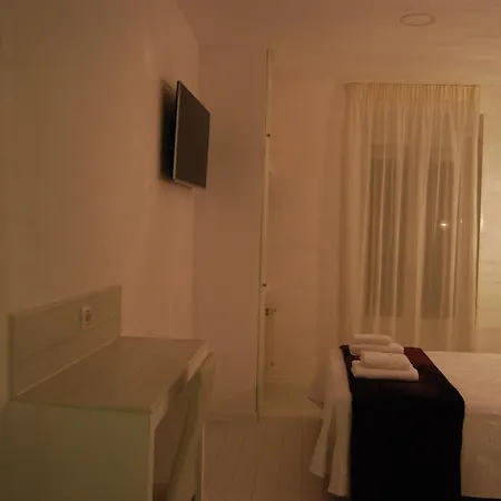 Hostal Petite Maman-3