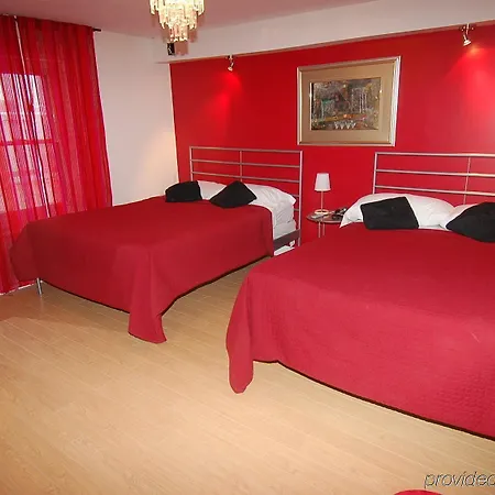 Celebrities Hotel-3