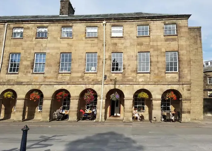 No 6 The Square Tearooms & Accommodation