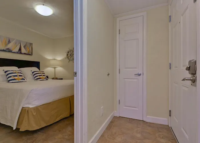 202-Pool, Wifi, Close To Bucs Stadium