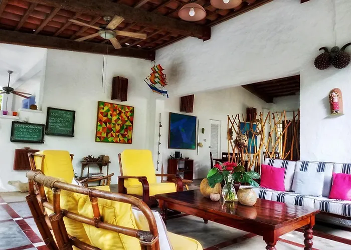 Togo B&B Farallon