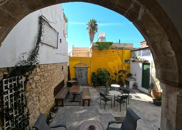 Le Mat Hostel