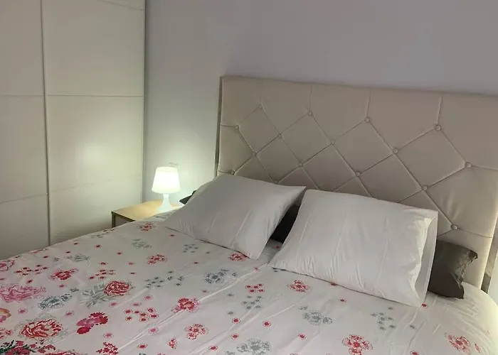 Apartamento en el Paseo de Manuel Noriega, Nº 9, con jardín privado, Wifi, en Comillas