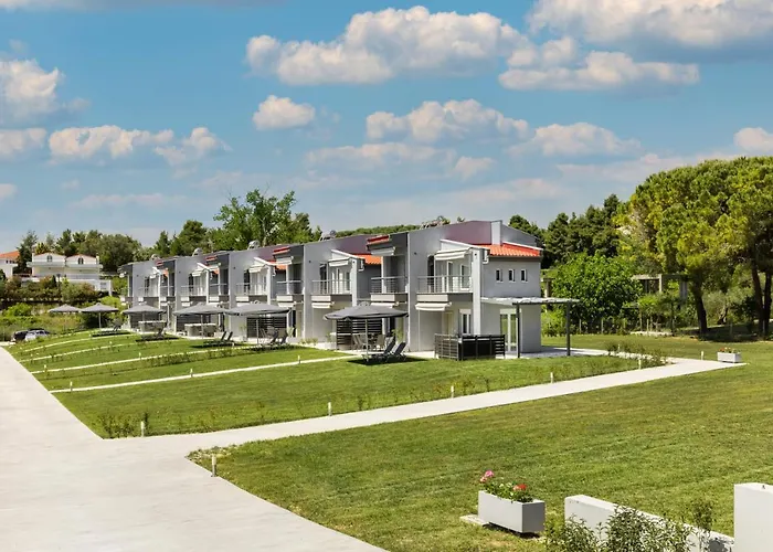 V Luxury Apartments Posidi