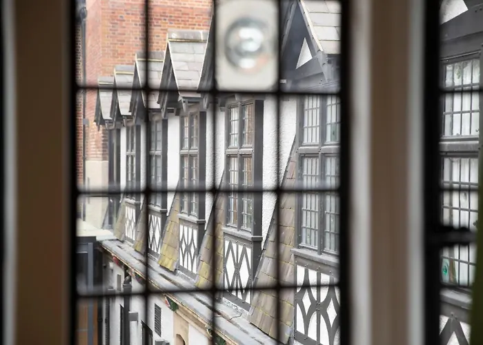 Turl Street Mitre
