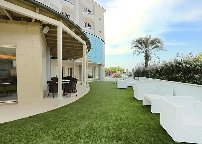 Blue Paradise Hotel