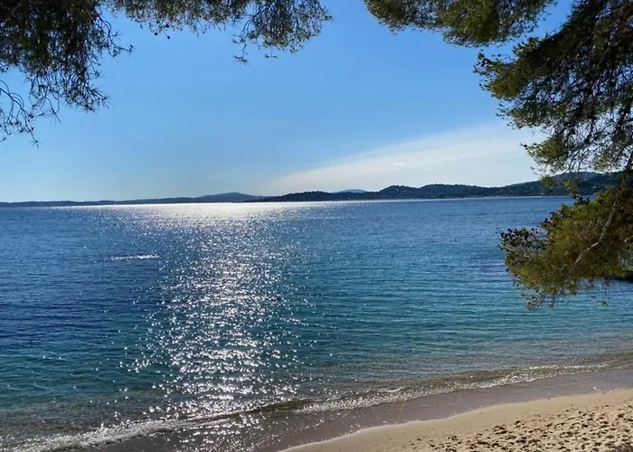 APPARTEMENT CLIMATISE AVEC TERRASSE ET APERCU MER - Golf de ST Tropez