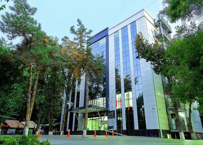 Central Palace Halal Hotel