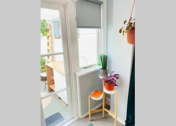 The Yellow Door Whitstable - Peaceful Retreat Close To Beach