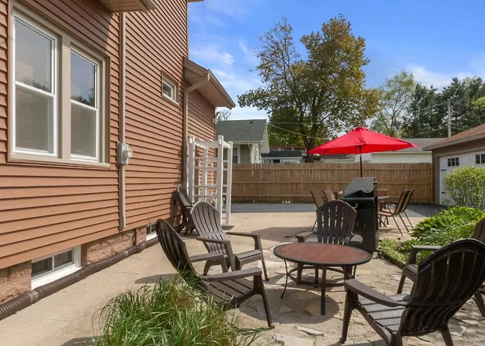 Gorgeous Downtown Bungalow, Walk Everywhere!!!