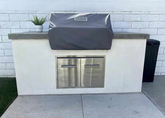 Steps To The Beach, Main Street And Pacific City - 2Br