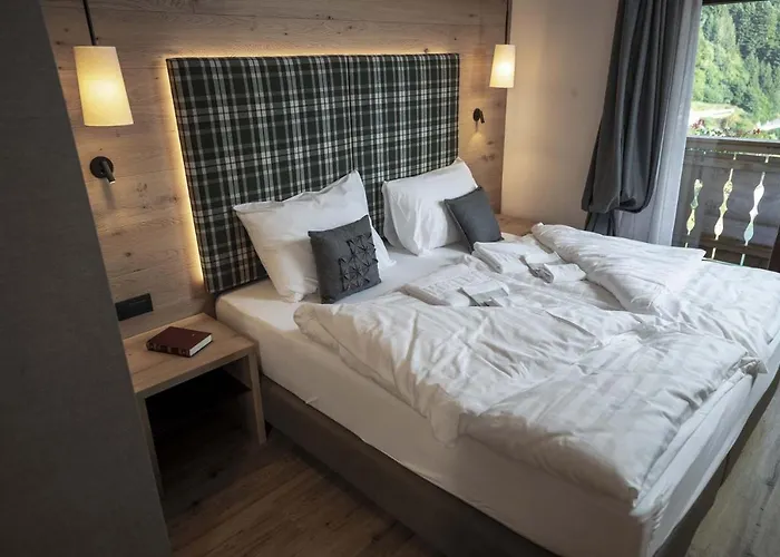 Ariston Lake View Hotel