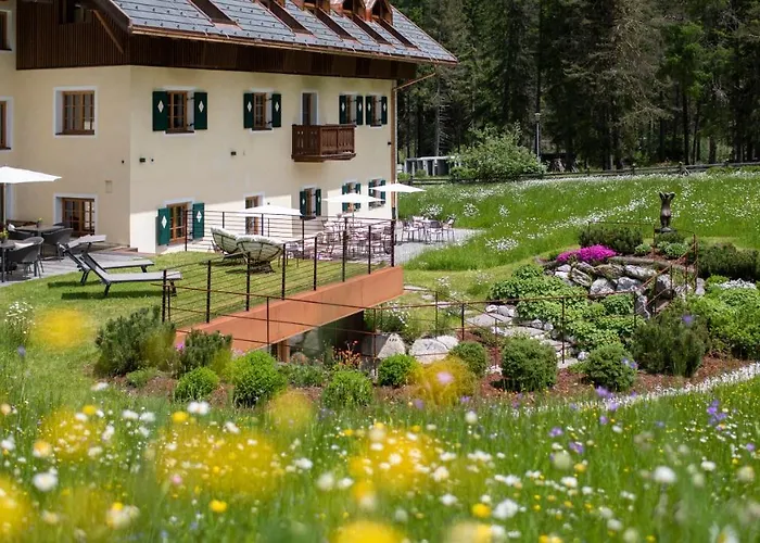 Natura Boutique Chalet Wellness Spa