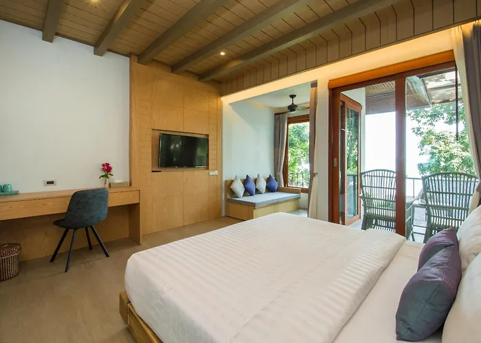 Coral Cliff Beach Resort Samui - Sha Plus