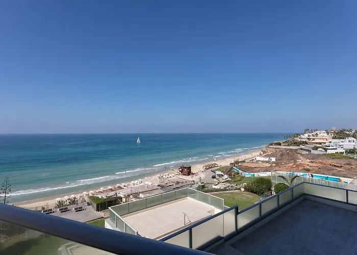 Sea View Stylish 1Br With Balcony By Beachfront Stay