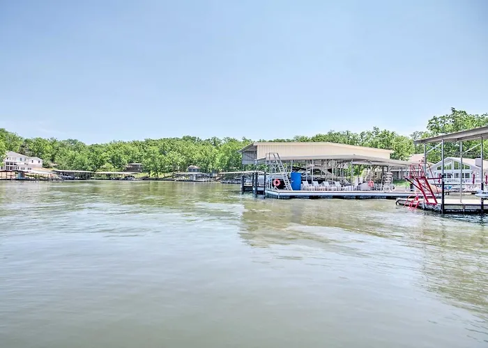 Dock! Waterfront Family Home On Lake Of The Ozarks