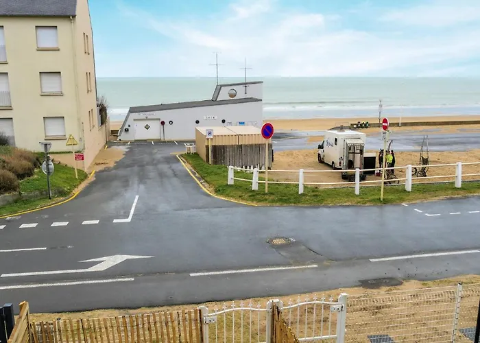 Stunning Home In Jullouville With House Sea View