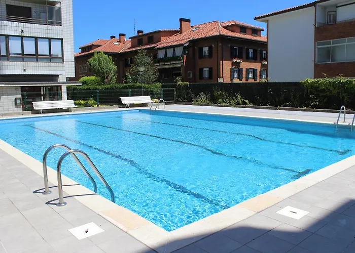 Apartamentos Zarautz Playa, con piscina y garaje
