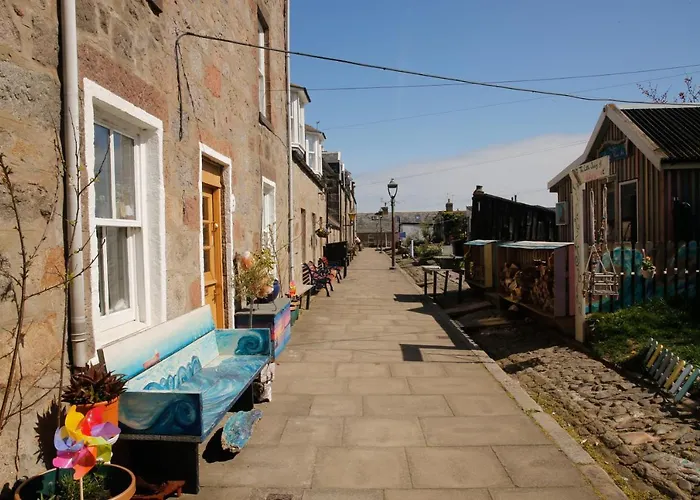 Unique 2 Bedroom Cottage In Fittie