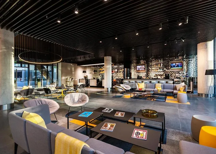Ola Santiago Providencia, Tapestry Collection by Hilton