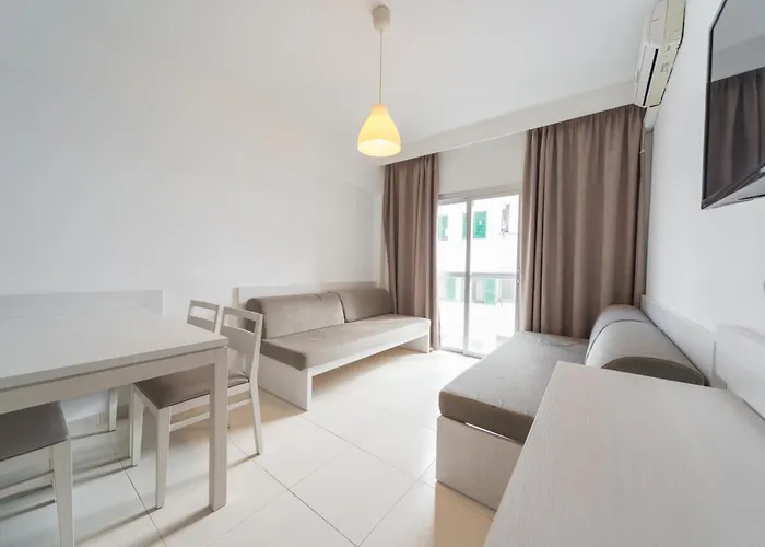 Apartamentos Embat