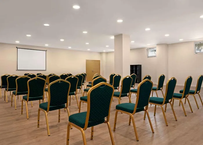 Ramada By Wyndham Valencia Almussafes