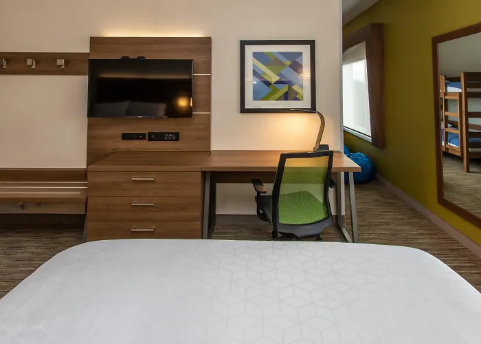 Holiday Inn Express Hotel & Suites Roseville - Galleria Area By Ihg