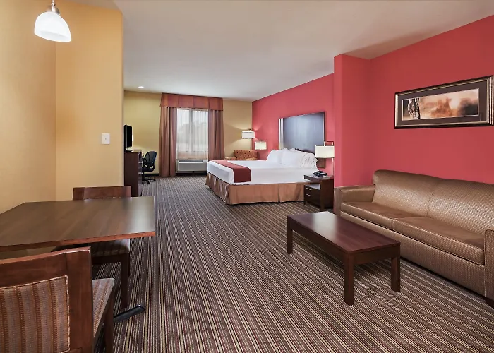 Holiday Inn Express & Suites Cleveland By Ihg